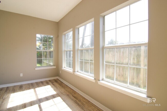 Building Photo - 7943 Audubon Dr