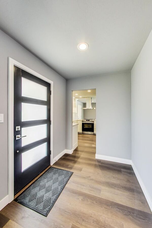 Building Photo - 4401 Castanos St