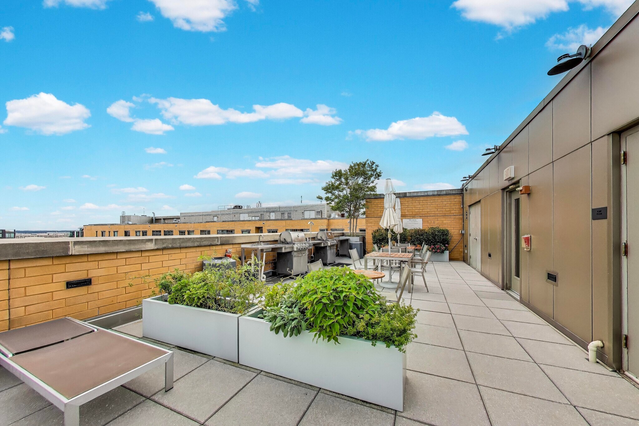 Building Photo - 475 K St NW