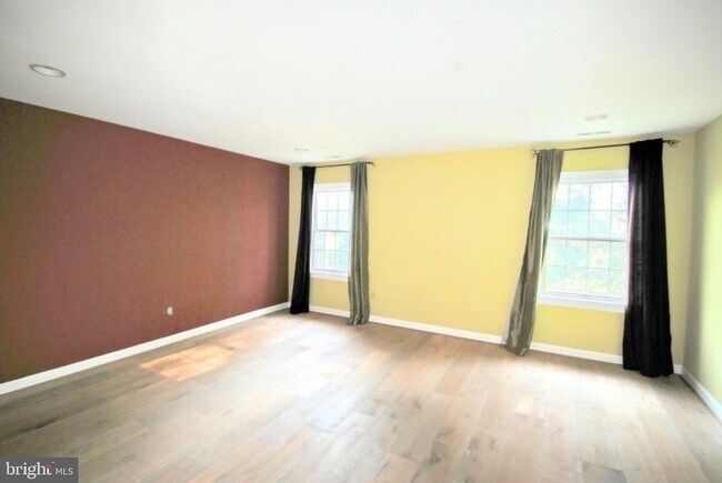 Building Photo - 1506 Chain Bridge Ct