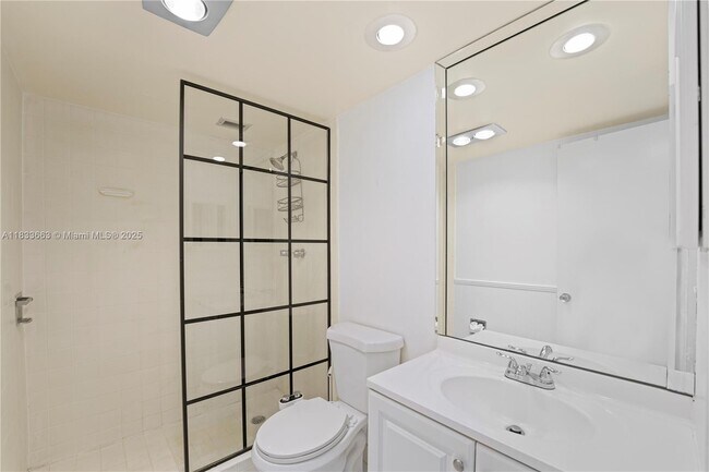 Building Photo - 2671 S Course Dr