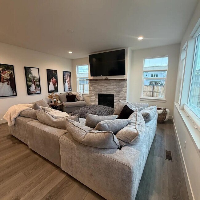 Building Photo - 1511 Belle Starr Dr
