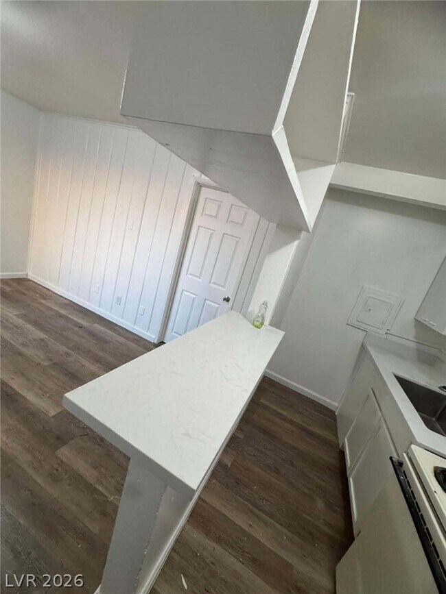 Building Photo - 312 W Cleveland Ave