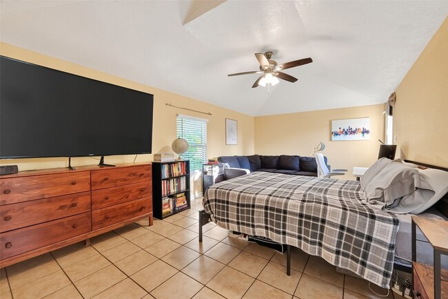 Building Photo - 138 E Rocky Creek Rd