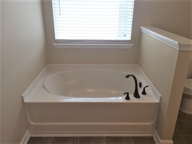 Building Photo - 2590 Leighswood Dr