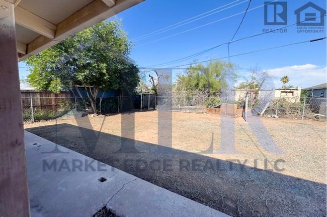 Building Photo - 2Bed/1Bath House 24th St/Thomas Rd! NO CREDIT, NO BACKGROUND, NO RENTAL HISTORY CHECK!