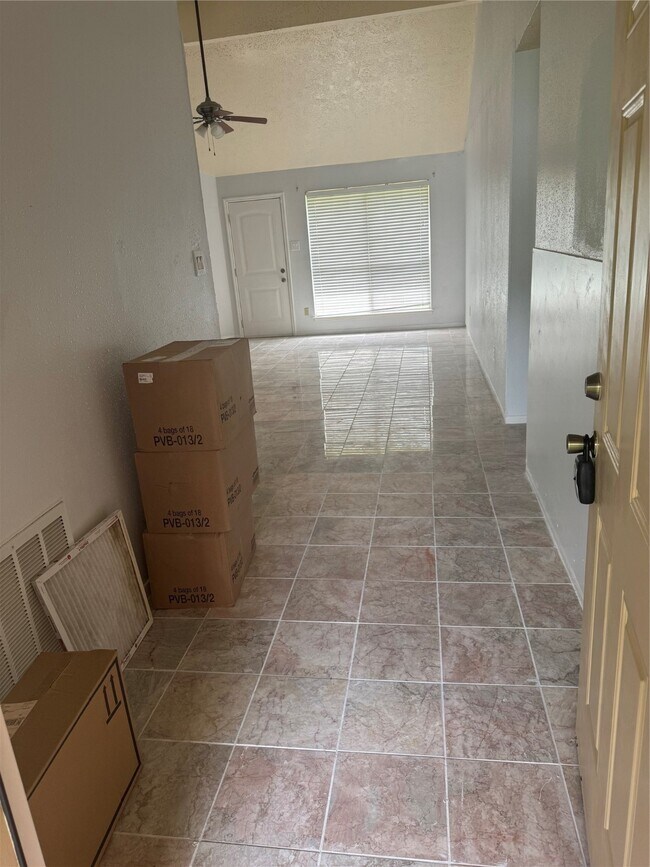 Building Photo - 11922 Sulphur Springs Dr