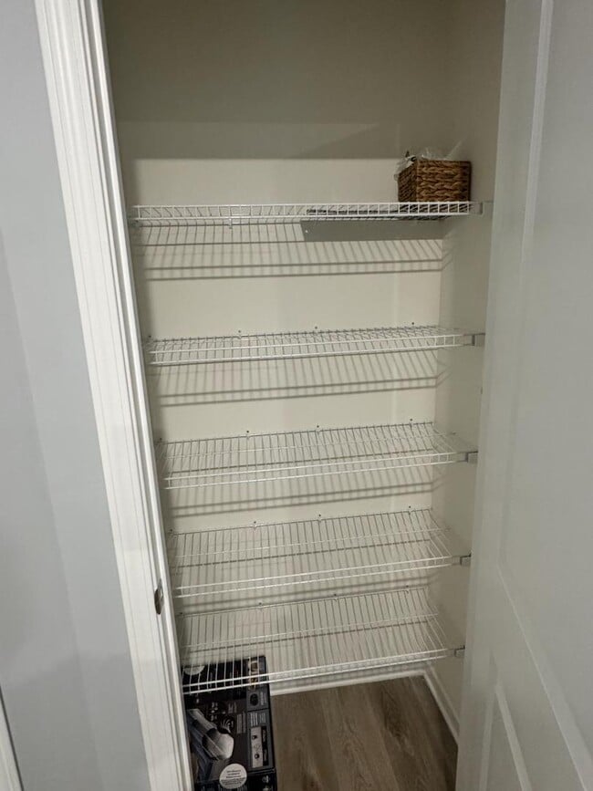 Building Photo - 2611 Carsten Ave