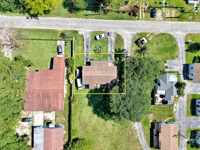 Building Photo - 577 NW 90th St