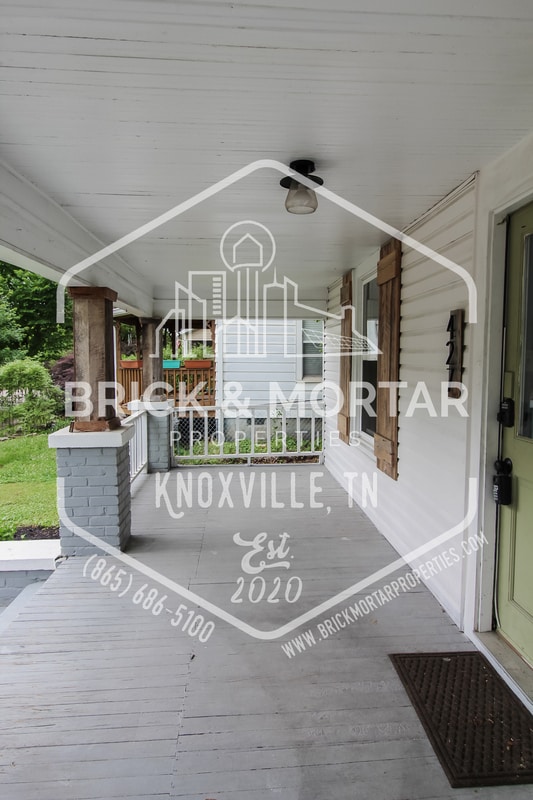 Building Photo - 427 E Caldwell Ave