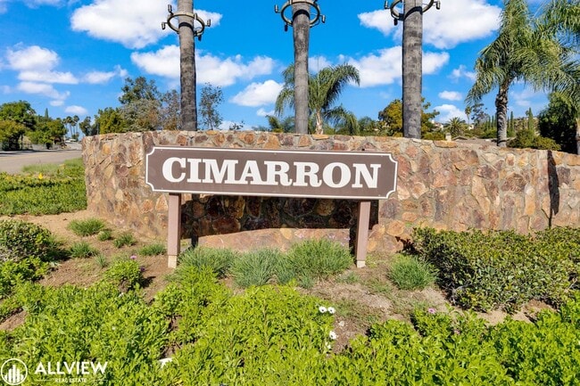 Building Photo - Gated Cimarron 3 Bed/ 2 Bath Home with Garage & Community Amenities