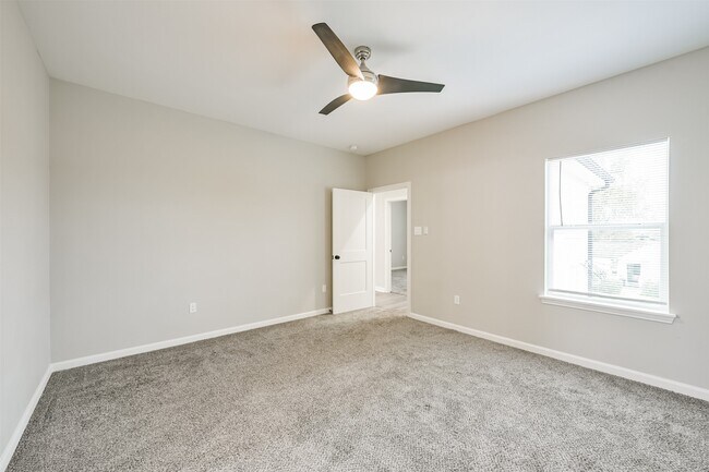 Building Photo - 4405 Mallow St