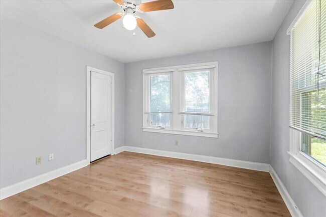 Building Photo - 2804 Breeze Terrace