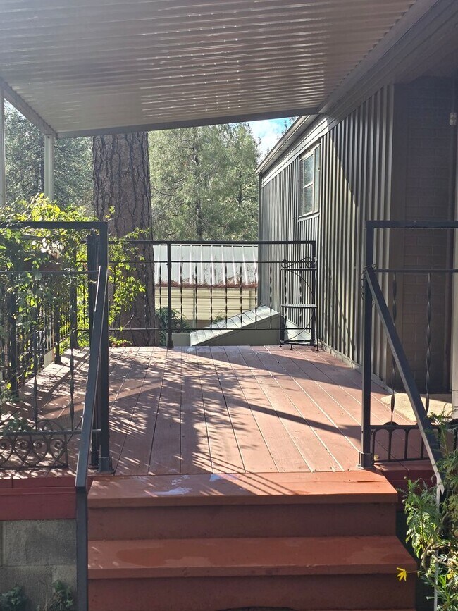 Building Photo - Light and Airy 2 Bedroom 2 Bath In Heather Glen Estates