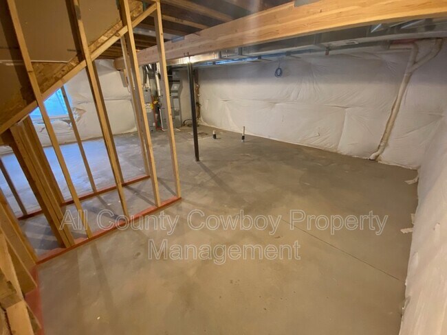 Building Photo - 4041 Little Moon Trail