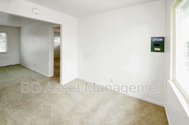 Building Photo - 1403 Carlson Blvd