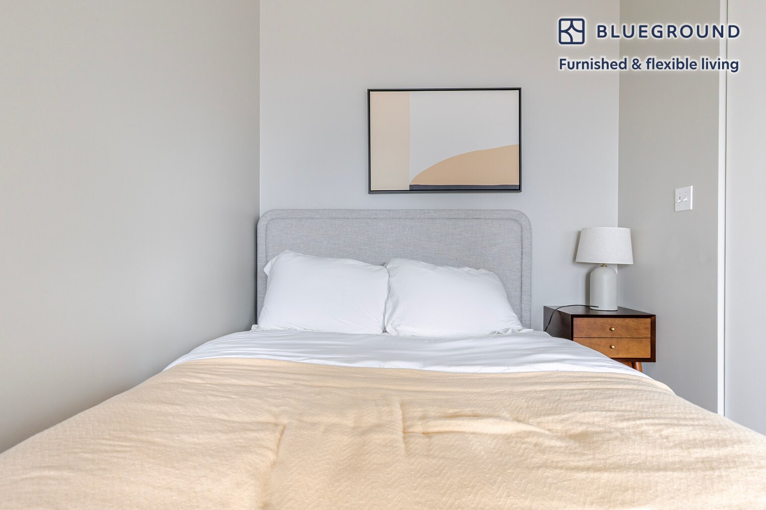 Building Photo - 211 W Scott St