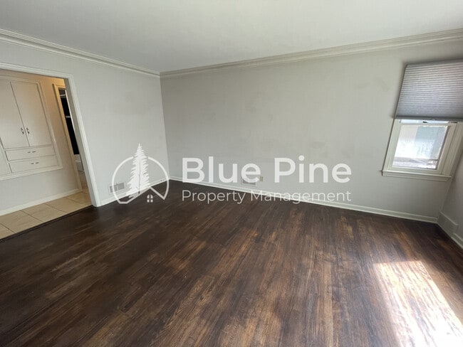 Building Photo - 662 K St
