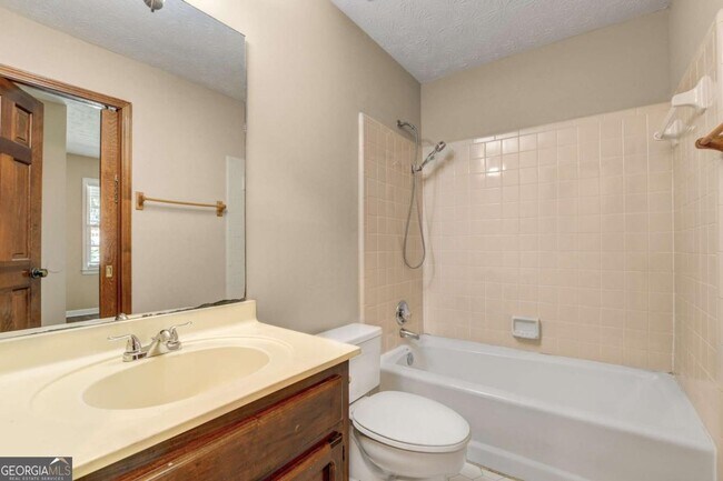 Building Photo - 2160 Skyland Cove Ln SW