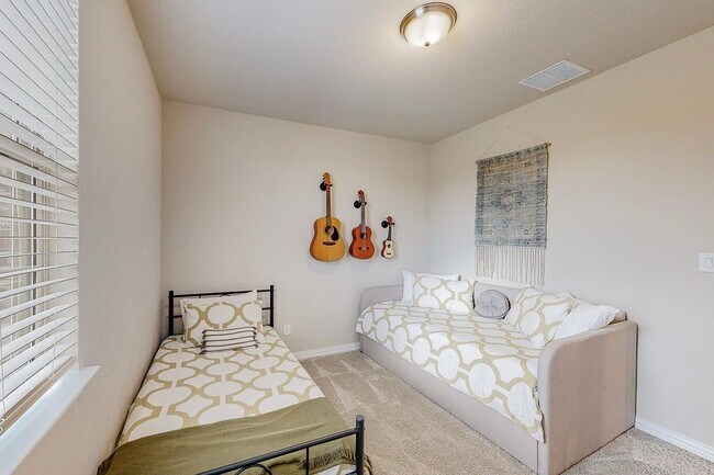 Building Photo - 7524 Redondo Dr