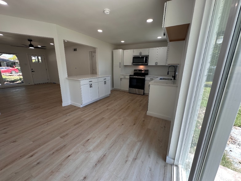 Building Photo - 11380 Lanewood Cir