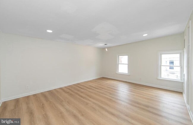 Building Photo - 201 Chester Ave