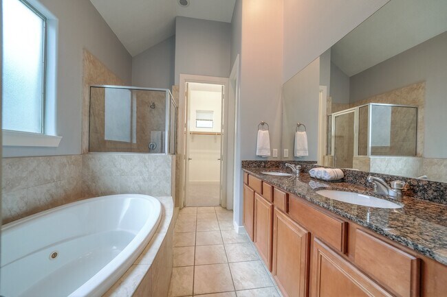 Building Photo - 1148 Patterson St