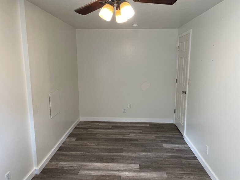 Building Photo - 141 W 8710 S