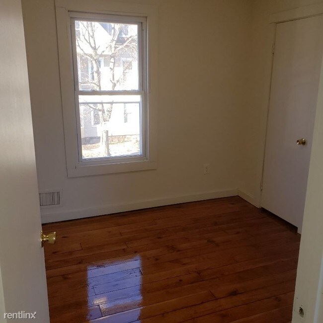 Building Photo - 1772 Thomaston Ave