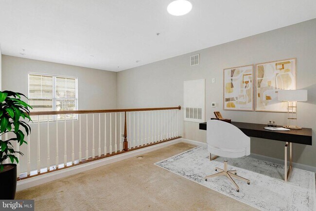 Building Photo - 501 Hungerford Dr