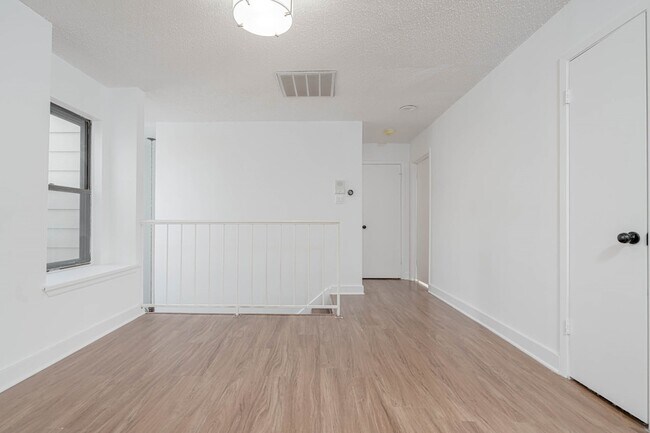 Building Photo - 2277 S Kirkwood Rd