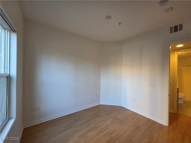 Building Photo - 62 E Serene Ave