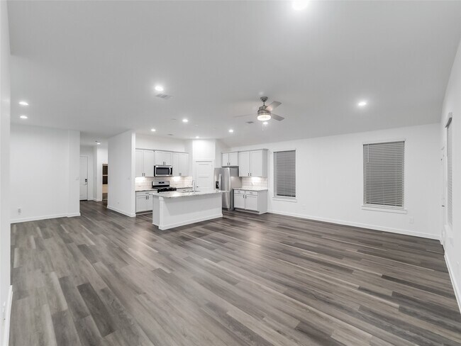 Building Photo - 387 Westlake Terrace Dr