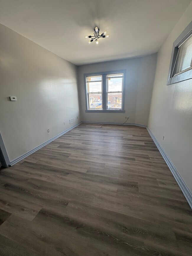 Building Photo - Soldoris