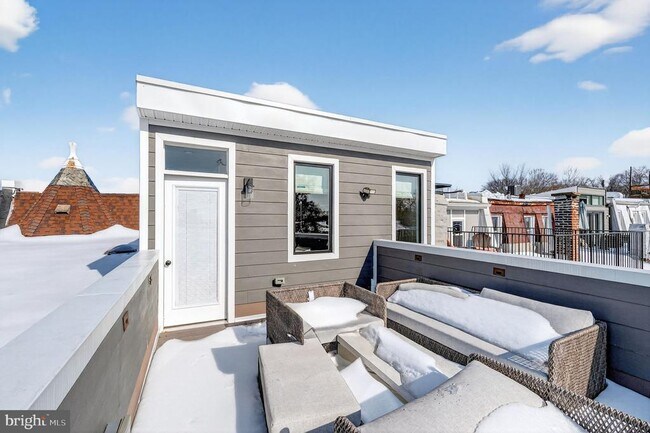 Building Photo - 32 Adams St NW