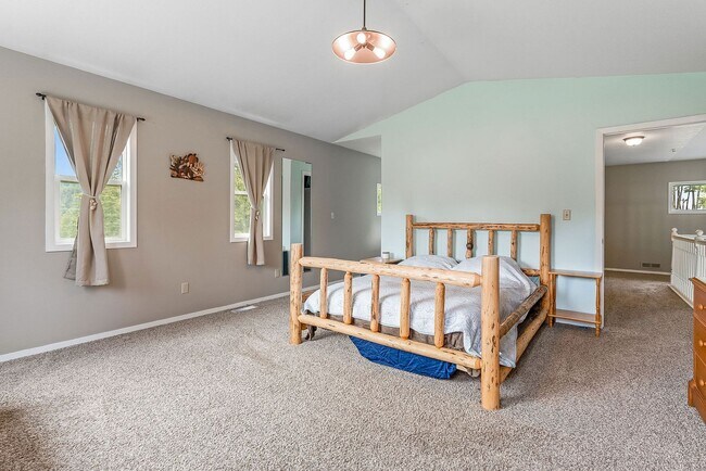 Building Photo - Private Country Living on 20 Acres in Somers