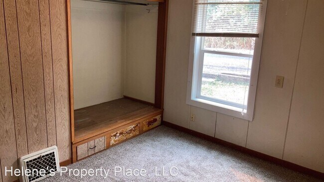 Building Photo - 4 br, 2 bath House - 220 SE McKenzie Street