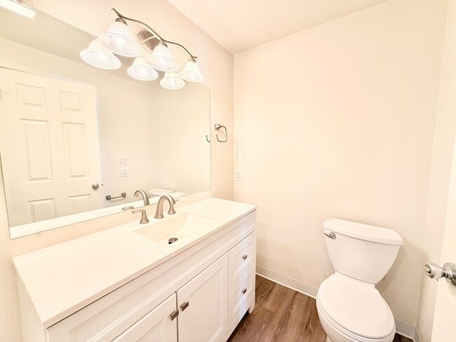 Building Photo - 6951-6957 Montauk Circle