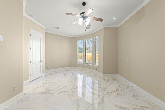 Building Photo - 25314 Greenwell Springs Ln