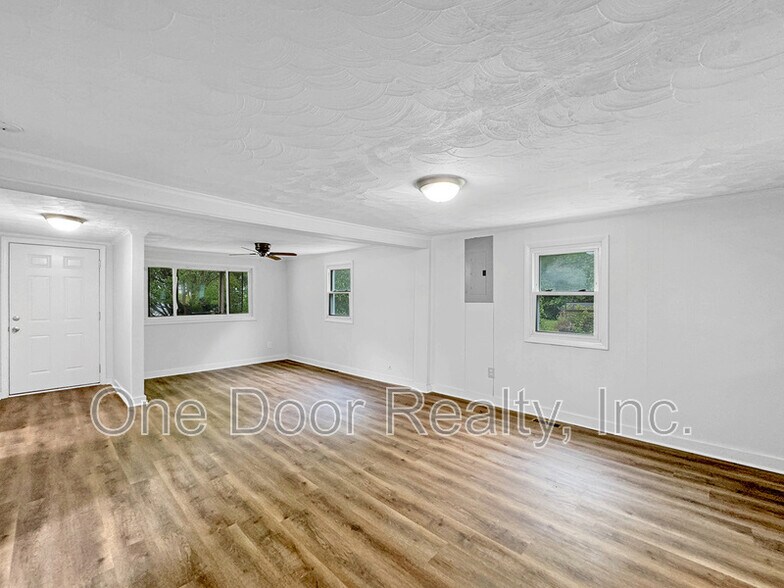 Building Photo - 165 Magruder Ave