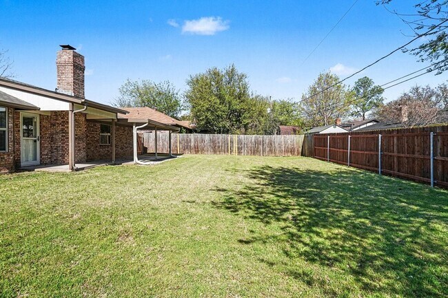 Building Photo - 772 Hampshire Dr