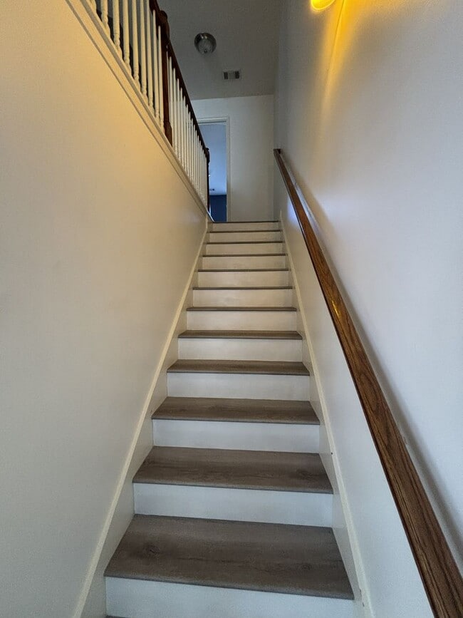 Building Photo - Gated Private Community! Spacious 3 Bedroo...