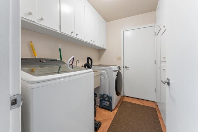 Building Photo - 255 Foots Creek Rd