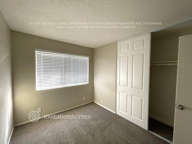 Building Photo - 301 Old River Dr