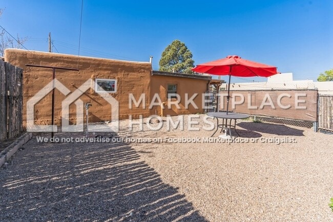 Building Photo - 913 1/2 B Old Pecos Trl