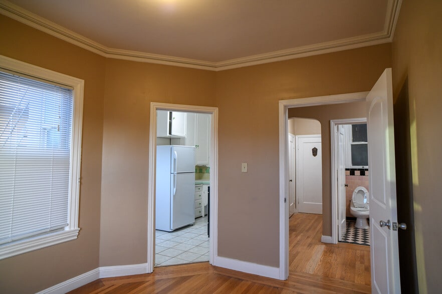 Hall - 1600 Clement St