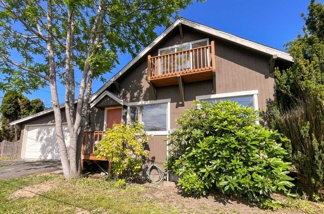 Building Photo - 3Bd/2Ba Shoreline House