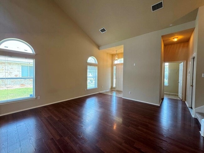 Building Photo - 1005 Gentry Dr