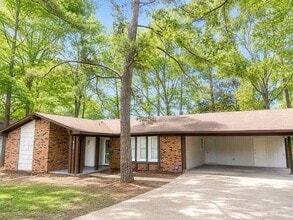 Building Photo - 637 Briarcliff Cir