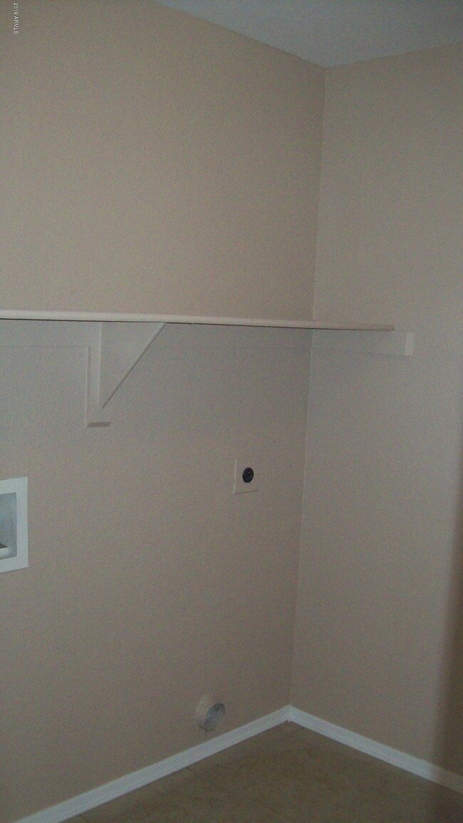 Building Photo - 802 E Rosemonte Dr